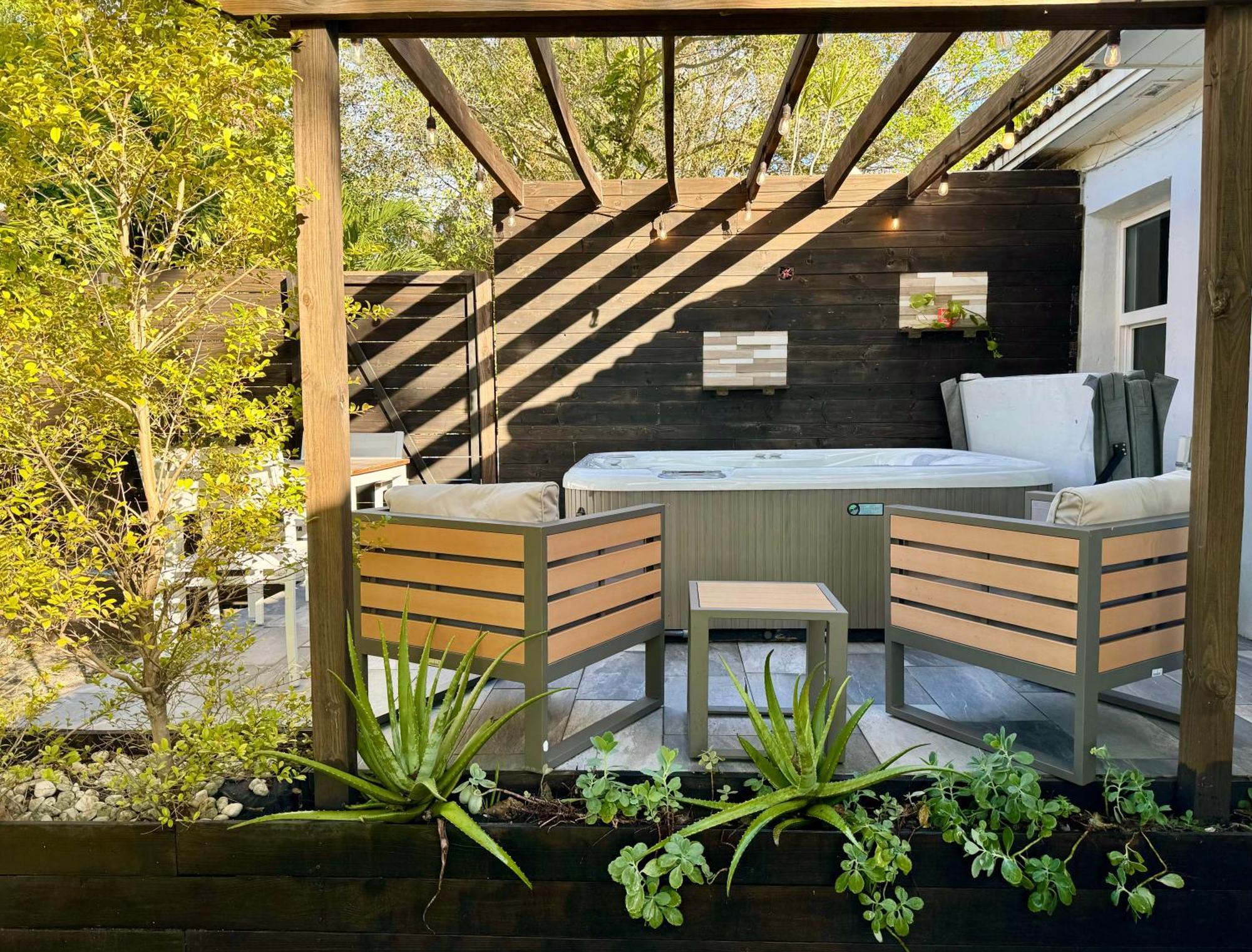 Hot Tub House On Golf Course! 10 Mins To The Beach Miami Exterior photo